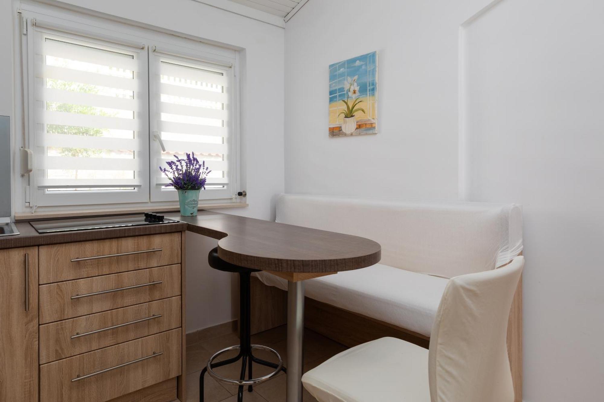 Apartments By The Sea Duce, Omis - 2992 Dugi Rat Room photo
