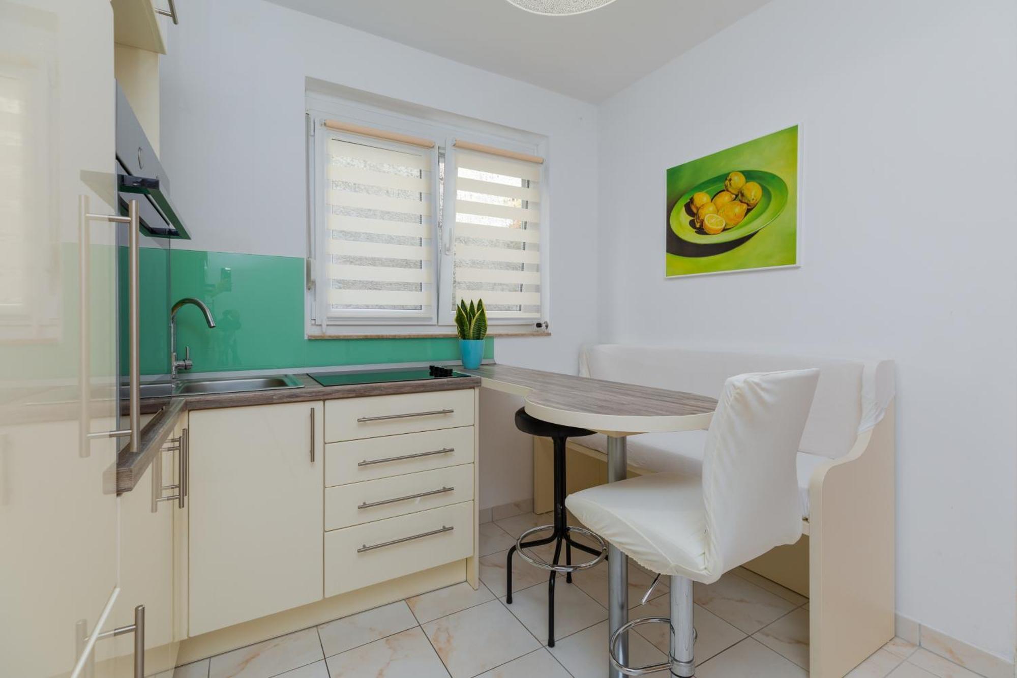 Apartments By The Sea Duce, Omis - 2992 Dugi Rat Room photo